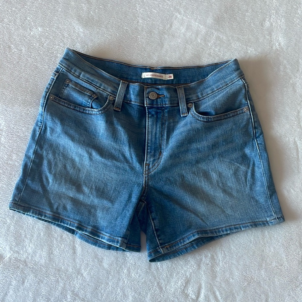 Levi’s mid length shorts